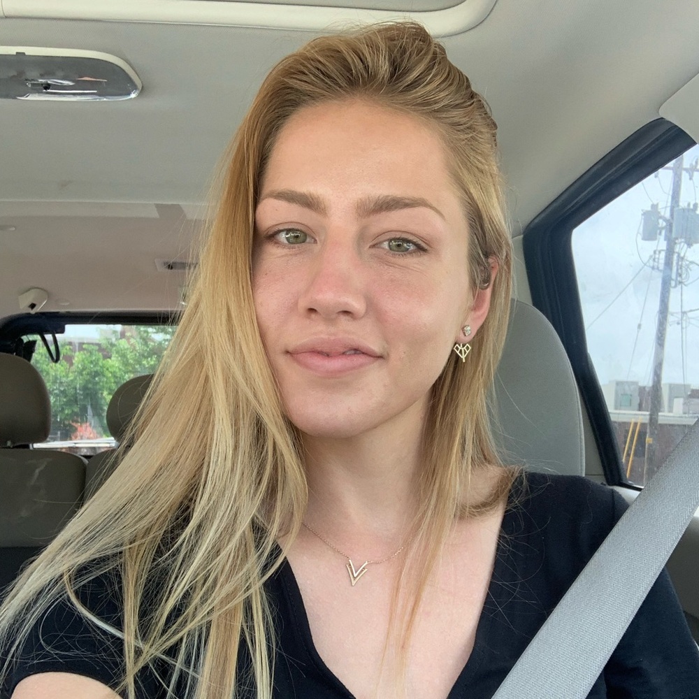 Meet your Posher, Anna